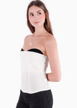 Blusa corta tipo corset con piezas en contraste en escote color blanco, marfil para mujer - Flashy