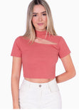 Blusa manga corta con cut out en escote color coral para mujer - Flashy