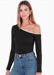 Blusa manga larga con un hombro descubierto y sesgo en contraste en escote color negro para mujer - Flashy