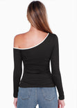 Blusa manga larga con un hombro descubierto y sesgo en contraste en escote color negro para mujer - Flashy