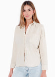 Camisa manga larga tipo lino con botones y bolsillo color beige para mujer - Flashy