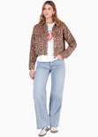 Chaqueta denim con bolsillos y de animal print color café para mujer - Flashy
