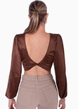 Crop top manga larga con mangas englobadas y espalda con entorchado color café para mujer - Flashy