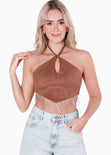 Crop top tipo halter con abertura y con aplique de piedras brillantes color café para mujer - Flashy