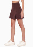 Falda corta con pliegues color café para mujer - Flashy
