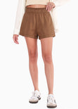 Short tipo lino de tiro alto con elástico en cintura color café para mujer - Flashy