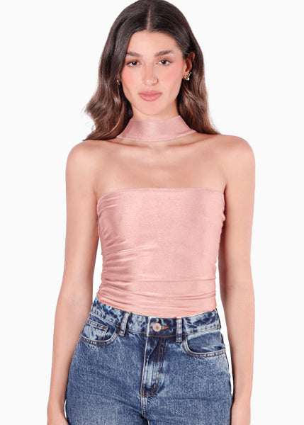 Blusa con leve recogido en costados y cuello tipo gargantilla color rosado para mujer - Flashy