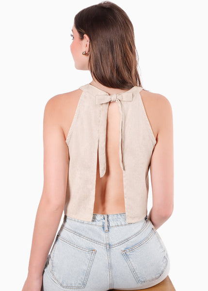 Blusa corta cuello halter con anudado y abertura en espalda color beige para mujer - Flashy