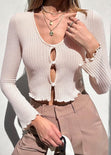 Blusa corta manga larga con botones color beige para mujer - Flashy