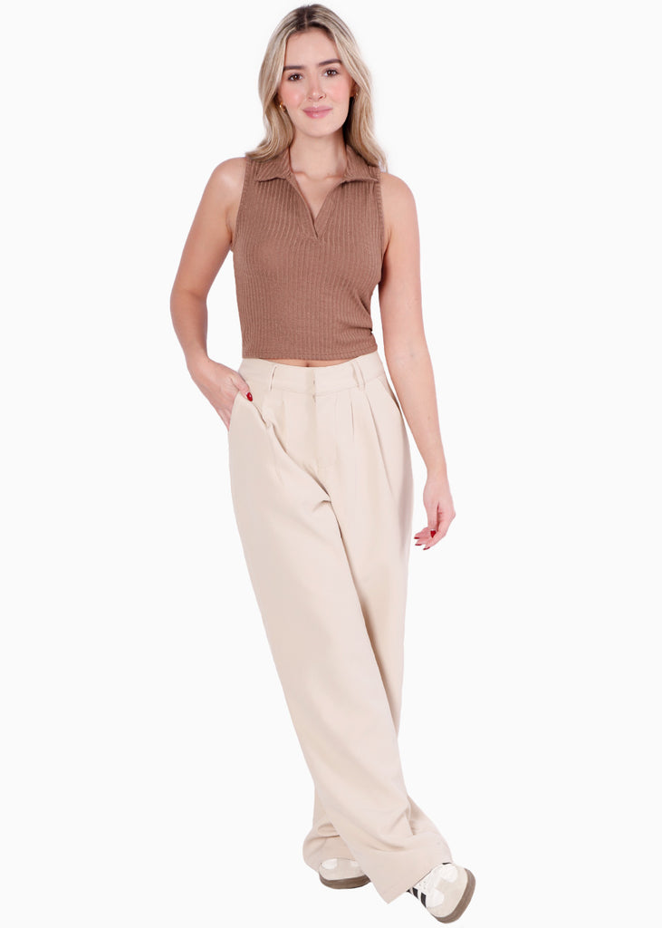 Blusa corta sin mangas y con cuello tipo polo color café para mujer - Flashy