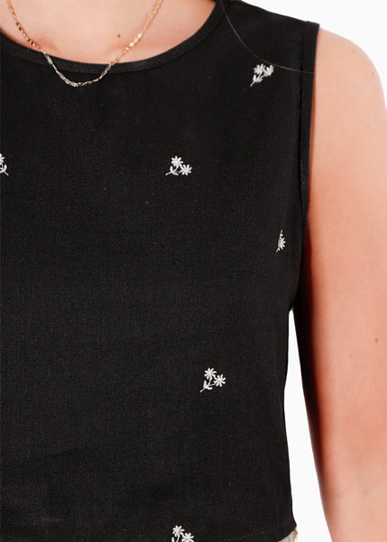 Blusa corta tipo lino con bordado y sin mangas color negro para mujer - Flashy