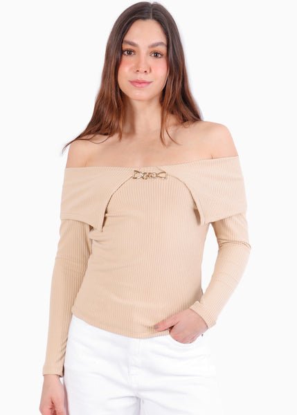 Blusa cuello campesino e insumo en escote  - MONTIEL