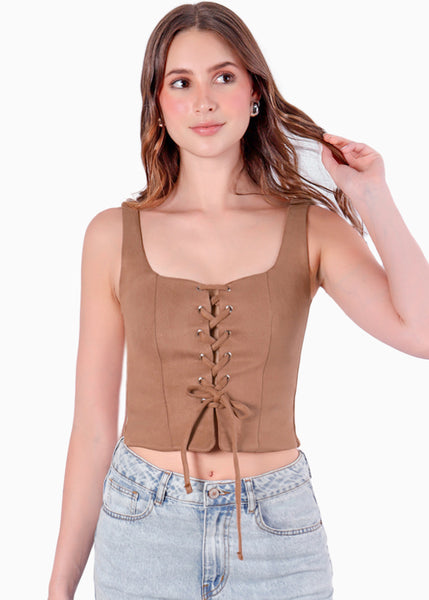 Blusa de tiras con ojaletes y tipo gamuza - KARENINA.CAMEL
