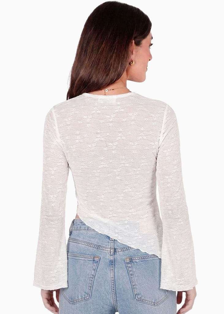 Blusa en encaje con manga campana y ruedo asimetrico - GALAPAGOS