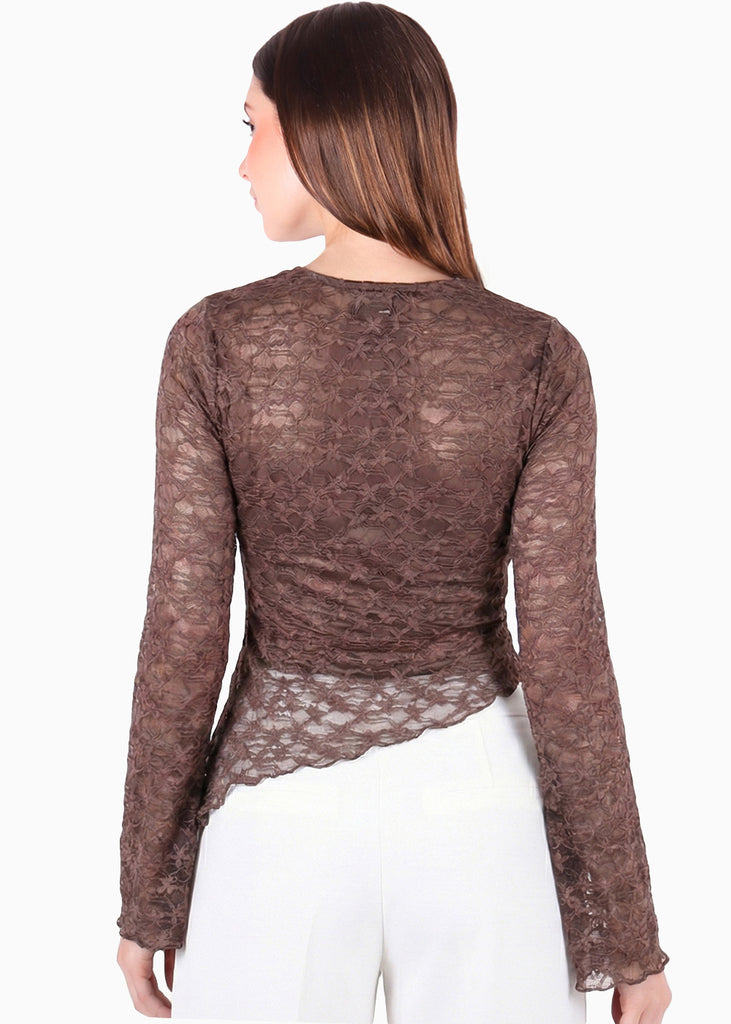 Blusa en encaje con manga campana y ruedo asimetrico - SEGOVIA.CAFE