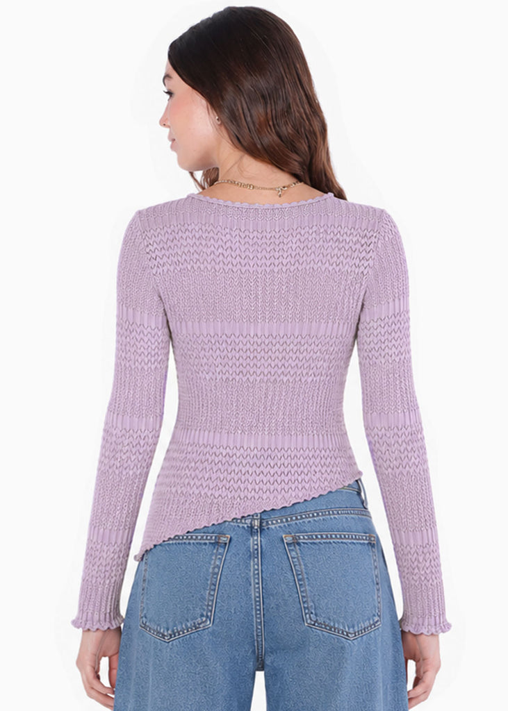 Blusa en encaje con manga campana y ruedo asimétrico - SEGOVIA.LILA