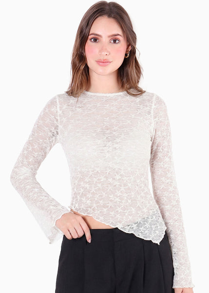 Blusa en encaje con manga campana y ruedo asimétrico - SEGOVIA.MARFIL