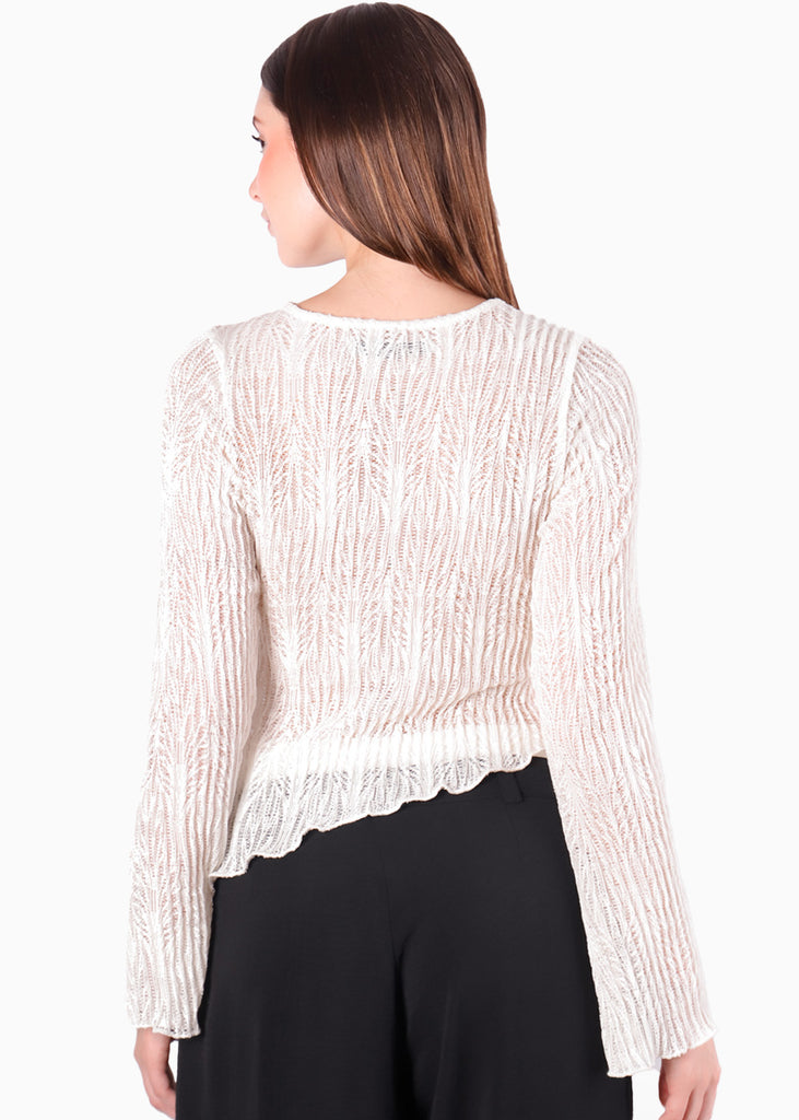 Blusa en Encaje con Manga Campana y Ruedo Asimetrico - SEGOVIA