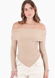 Blusa escote campesino con recogido en fajon - ANTURIO.BEIGE