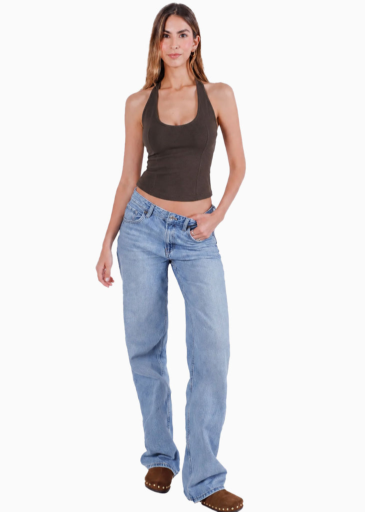 Blusa halter de color café - SASUE