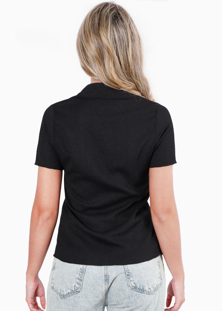 Blusa manga corta con botones y cuello color negro para mujer - Flashy