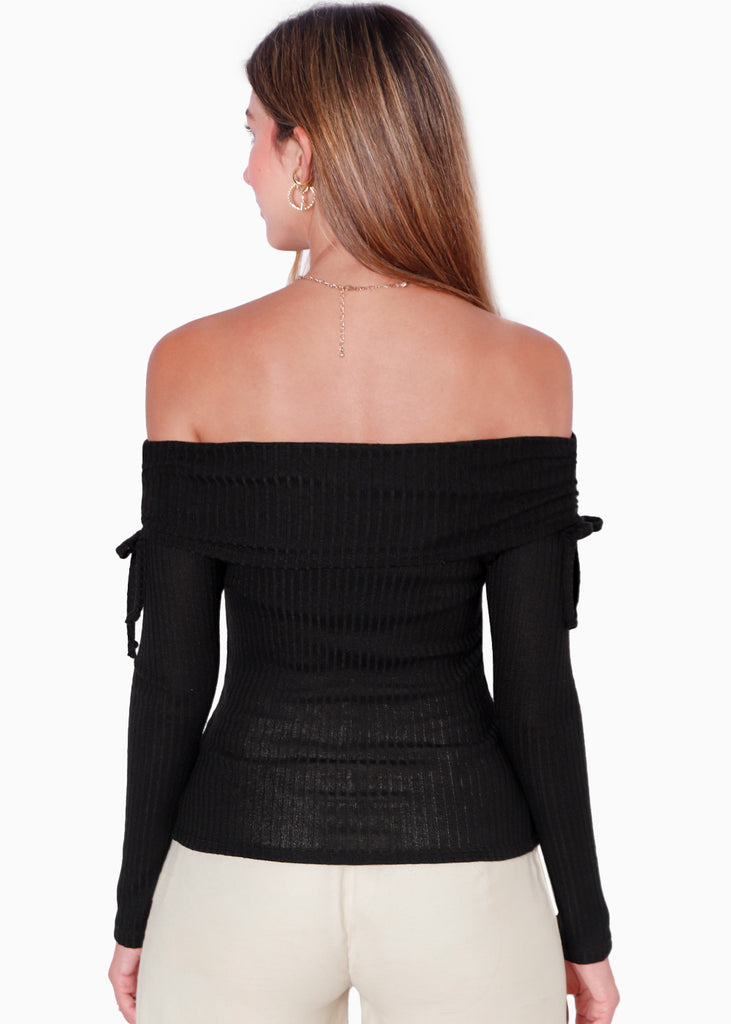 Blusa manga larga con escote off shoulder y recogidos en manga color negro para mujer - Flashy