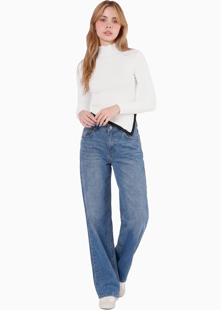 Blusa manga larga cuello alto contraste en ruedo - OPALO.MARFIL