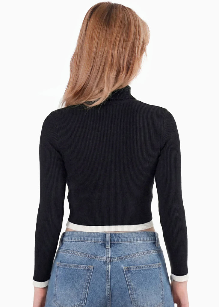 Blusa manga larga cuello alto contraste en ruedo - OPALO.NEGRO