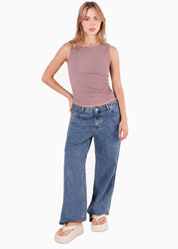 Blusa sin mangas con accesorio dorado en hombro - ALMANZA.LILA