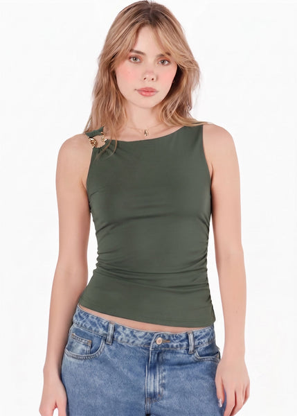 Blusa sin mangas con accesorio dorado en hombro - ALMANZA.VERDE