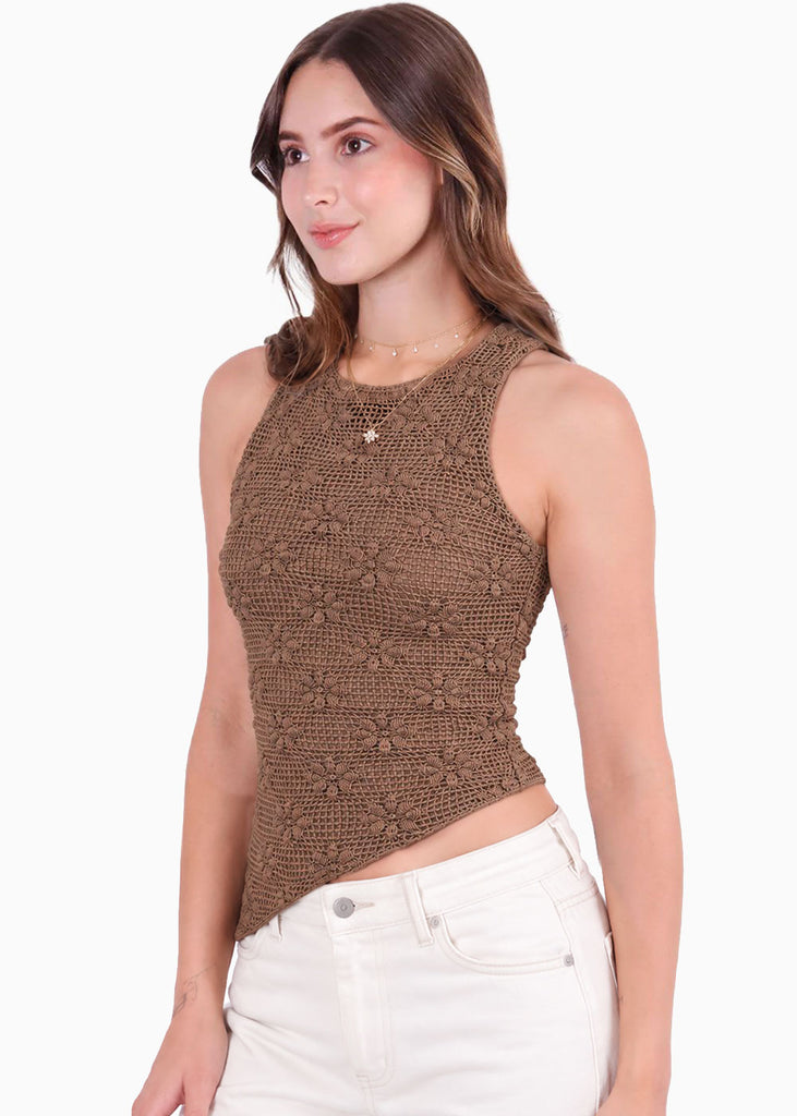 Blusa tanktop asimétrica de color café - MARESIA