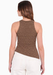 Blusa tanktop asimétrica de color café - MARESIA