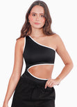 Body de un solo hombro con sesgos y abertura en costado color blanco, negro para mujer - Flashy