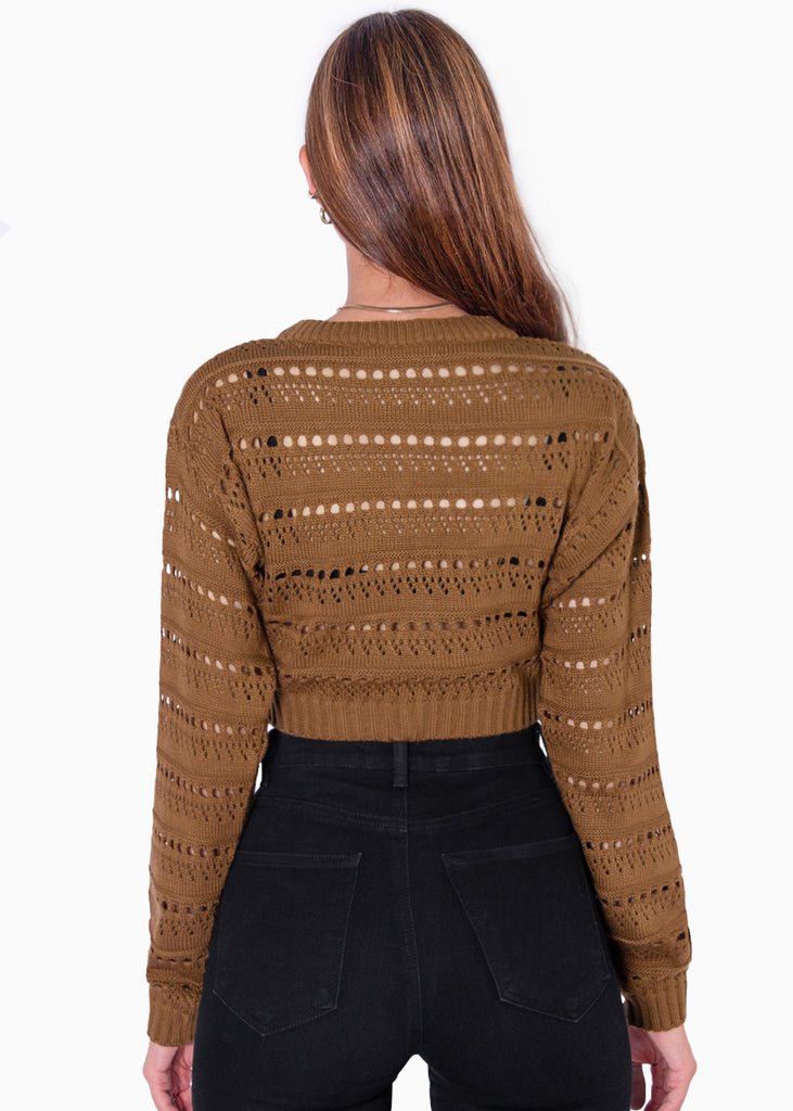 Buzo crop tejido desagujado color café para mujer - Flashy