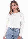 Buzo cuello redondo con flecos en mangas color marfil, blanco para mujer - Flashy