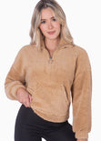 Buzo de pelo sintético con bolsillo en frente color beige, camel para mujer - Flashy