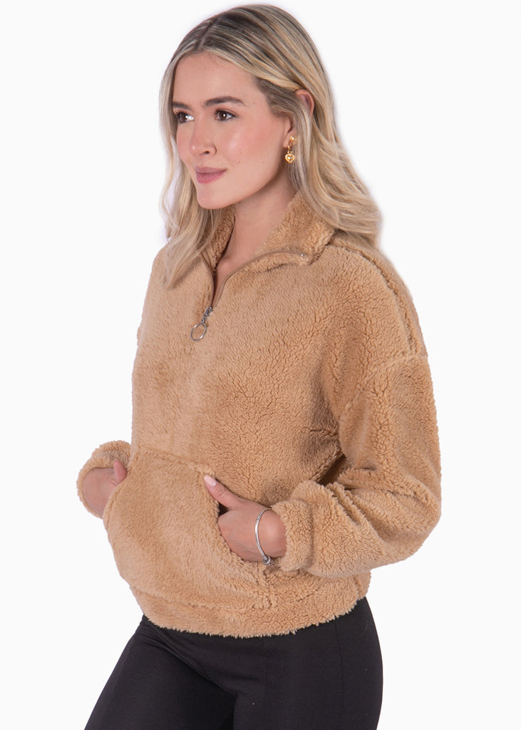 Buzo de pelo sintético con bolsillo en frente color beige, camel para mujer - Flashy