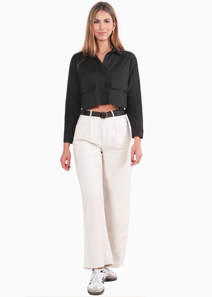 Camisa crop manga larga con botones y bolsillos tipo cargo color negro para mujer - Flashy