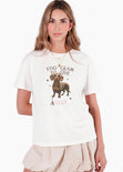 Camiseta con estampado perro "TOO GLAM TO GIVE A DAMN" - BURDEOS