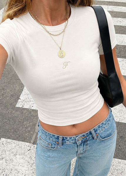 Camiseta baby tee bordado - MIYUNI.MARFIL