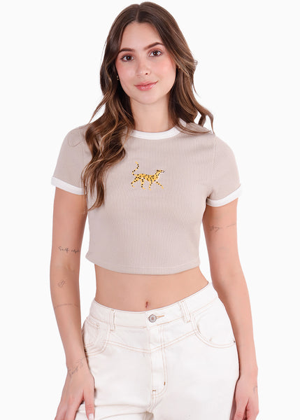 Camiseta baby tee en rib con bordado de leopardo - CALATEA