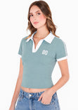 Camiseta con cuello y puños en contraste de color azul - IGUAZU