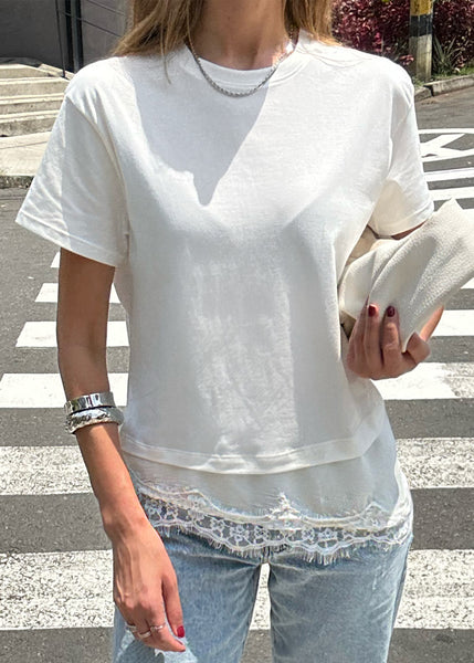 Camiseta con detalle de encaje - CELAYA