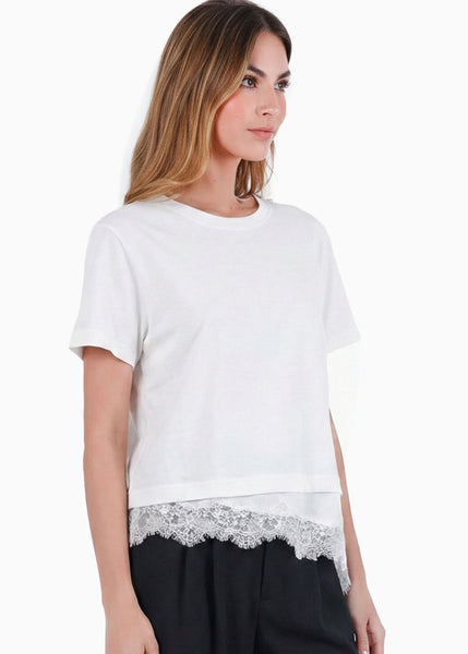 Camiseta con detalle de encaje - CELAYA