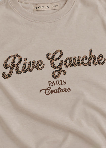 Camiseta con silueta semi oversize y con texto gráfico estampado - MANZANILLA