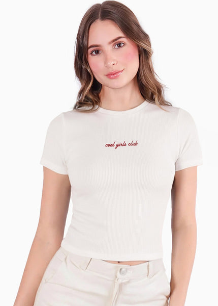 Camiseta corta y ajustada tipo baby tee con bordado - ARLINGTON