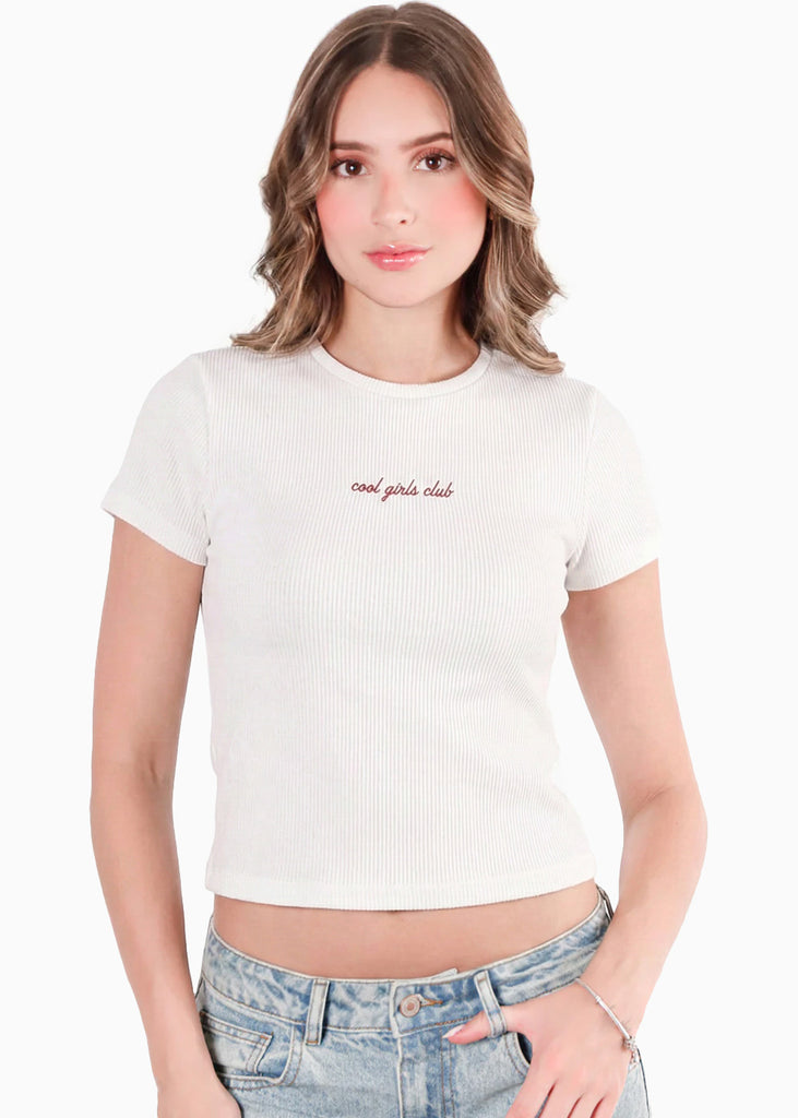 Camiseta corta y ajustada tipo baby tee con bordado - ARLINGTON