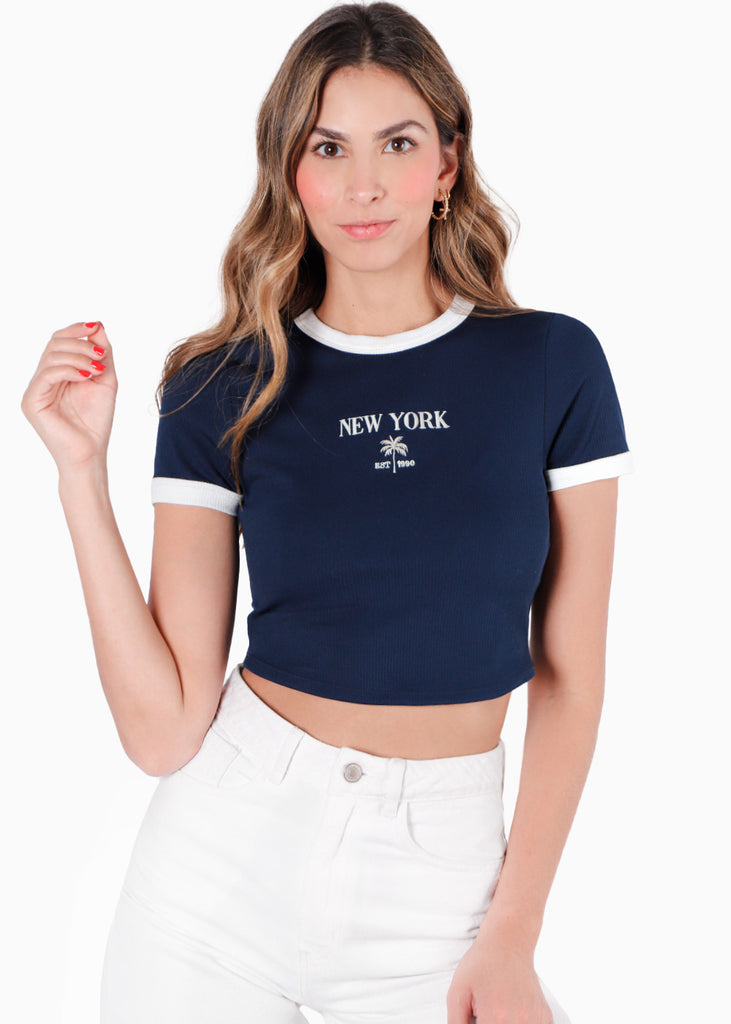 Camiseta crop con bordado, cuello y puños en contraste color azul para mujer - Flashy