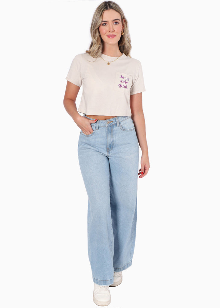 Camiseta crop con bordado en bolsillo "Je ne sais quoi"  para mujer - Flashy