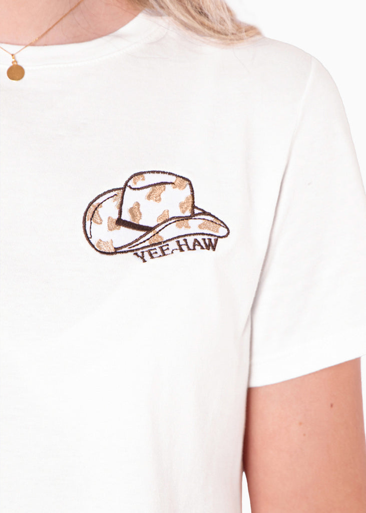 Camiseta crop con bordado "Yee haw" color blanco, marfil para mujer - Flashy